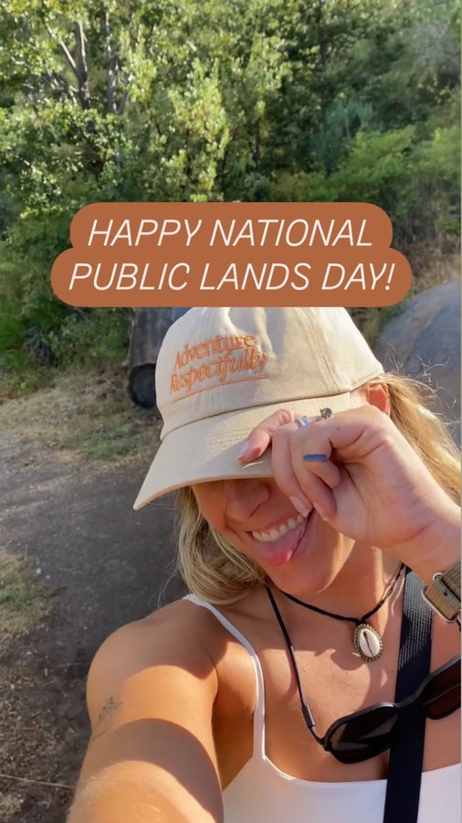 Instagram post by @beeswildlife for Murphy's Naturals. Caption reads: [...] love. @npcapics and their partner....