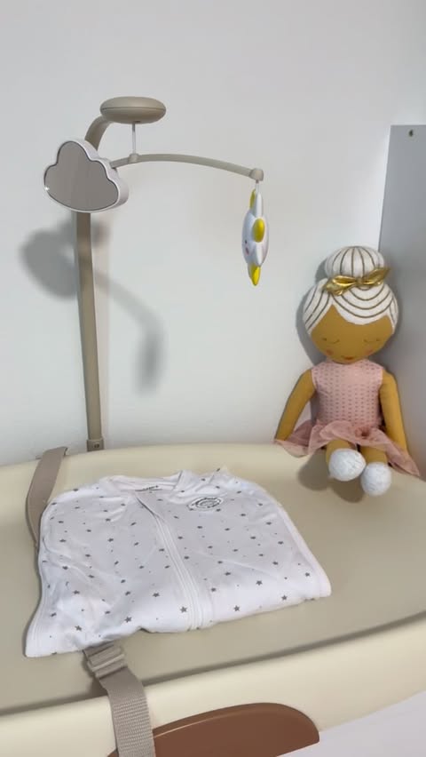 Instagram post by @gigimaternando for Dreamland Baby. Caption reads: [...] it worked wonderfully for us🤍🧸🌙....