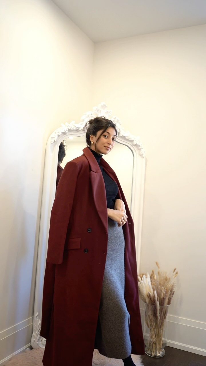 Instagram post by @sofiexplores for The Bay. Caption reads: DISCOUNT CODE BELOW✨
Always been a fan of burgundy....