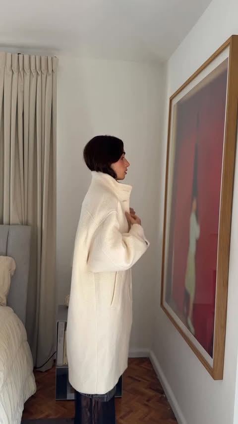 Instagram post by @mariacantuar for BIMBA Y LOLA. Caption reads: Let the holiday shopping begin @bimbaylola 🎄....