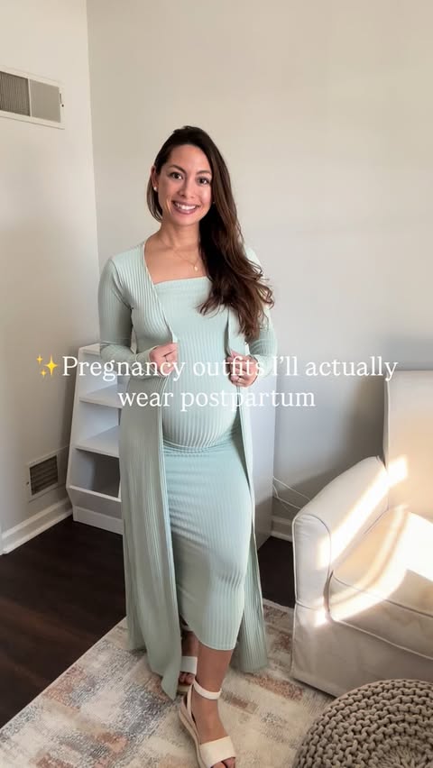 Instagram post by @thebusymomsisterhood for PinkBlush Maternity. Caption reads: [...] in my LTK / link in bio Wearing....