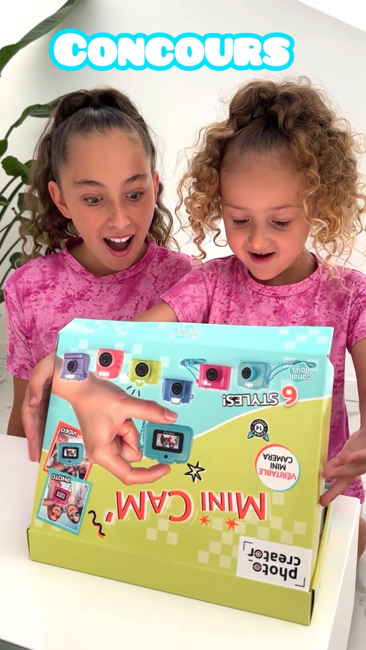 Instagram post by @milaamore_ for CANAL TOYS. Caption reads: ✨ CONCOURS @canaltoysfrance x @Milaamore_ ✨

Envie....