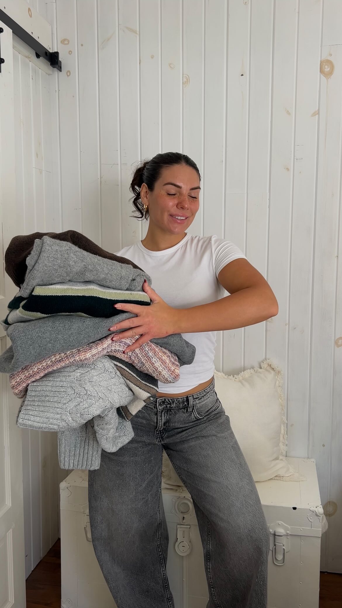 Instagram post by @_annamarier for Ardene. Caption reads: Current sweaters rotation from @ardene 🍂🩰 

#ad....