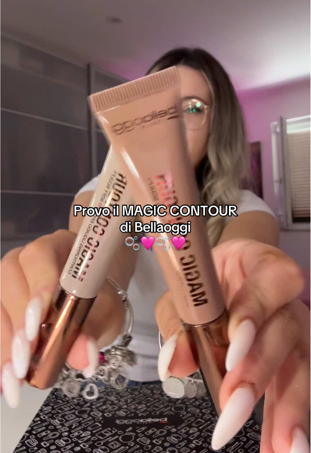 TikTok post by @lorijay.is.the.way for DOUGLAS. Caption reads: offerto da Bellaoggi 🩷Quando trovi un contour che....