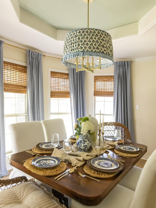 Instagram post by @erinapier for Valspar. Caption reads: Ivory Lace and Cream Delight from @valsparpaint....