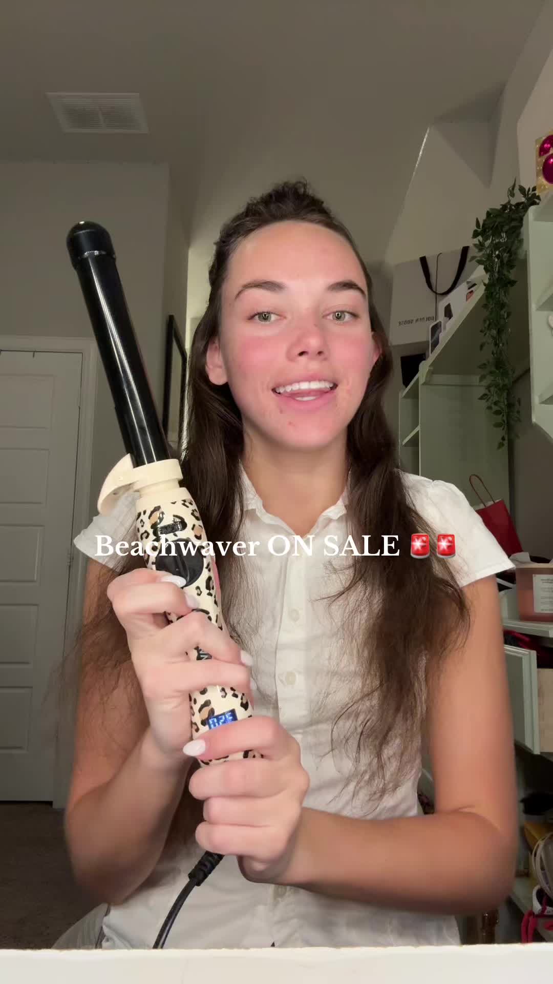 TikTok post by @chloe.danicki for Beachwaver. Caption reads: [...] #viral #hairtool @TheBeachwaver.