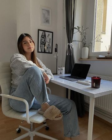 Instagram post by an influencer for Desenio. Caption reads: [...] some aesthetic prints from @desenio and a....