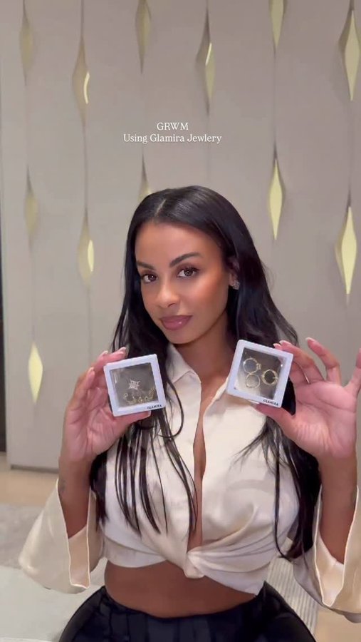 Instagram post by @ana_montana for GLAMIRA. Caption reads: @glamira Jewlery sets are a must✔️✔️.