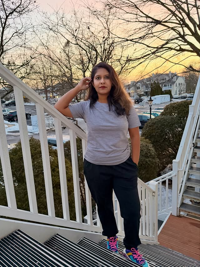 Instagram post by @journeywithrit for Fabletics. Caption reads: @fabletics #fableticspartner Effortless style....