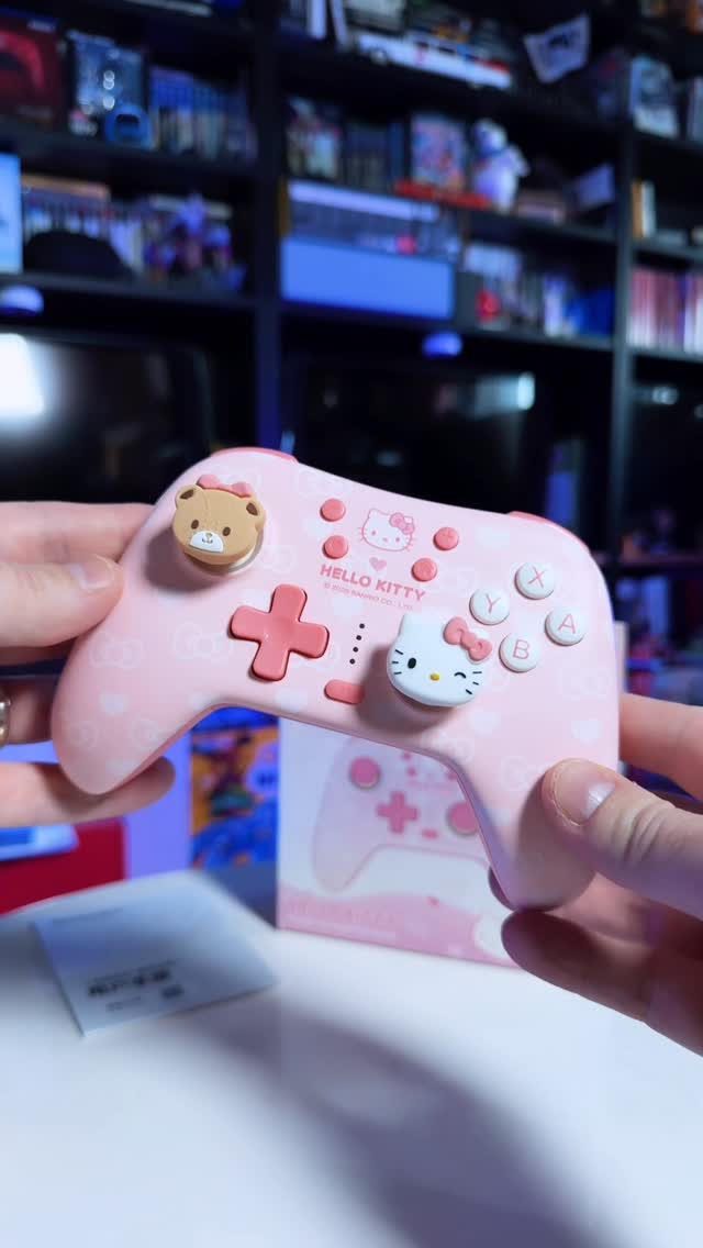 Instagram post by @kidult_gamer for GeekShare. Caption reads: 💖 Gaming but make it kawaii! 🎀
The Hello Kitty....