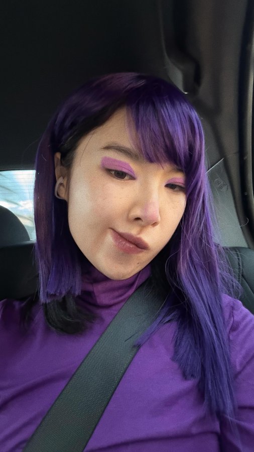 Instagram post by @valslooks for Duolingo. Caption reads: Keep your streaks… I am the girl you can’t miss....