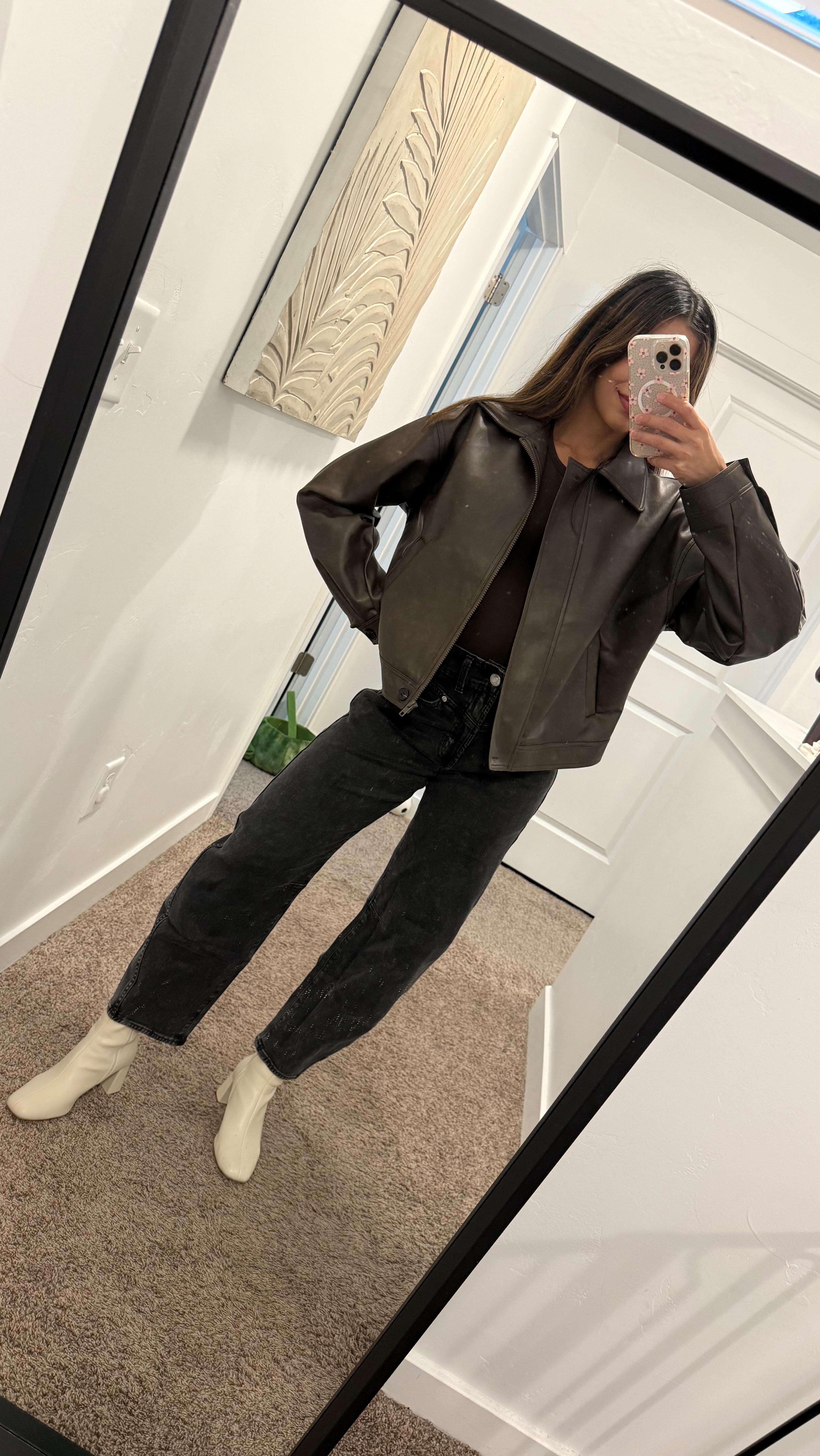 Instagram post by @lauralinogains for Prozis. Caption reads: 1 move for a FULL BODY WORK

Girls set your alarm....