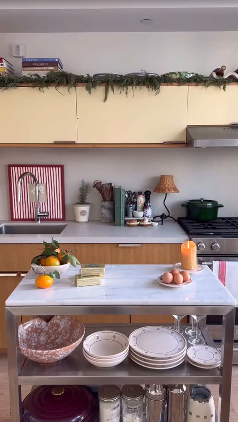 Instagram post by @justines.table for KerrygoldUSA. Caption reads: [...] 🧈✨
 Popovers + a trio of festive....