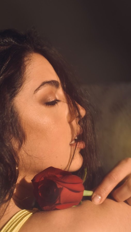 Instagram post by @waitalians for Hardcore Italians. Caption reads: A truly wise Italian expression says: “Natale con....