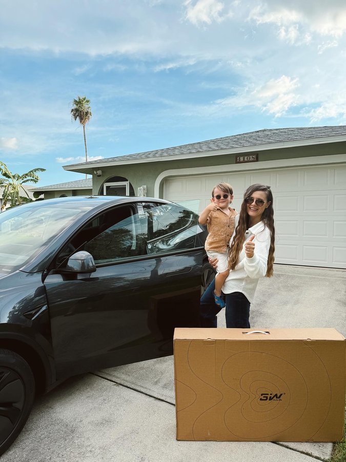 Instagram post by @thesunshinestatemom for 3Wliners. Caption reads: Clean car, happy mom 🤍 @3wliners_official These....