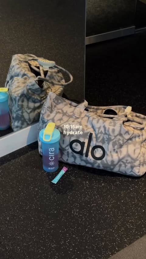 Instagram post by @jacbernardi for Cira Nutrition. Caption reads: if you know, you knoww 🤍 

@ciranutrition is one....