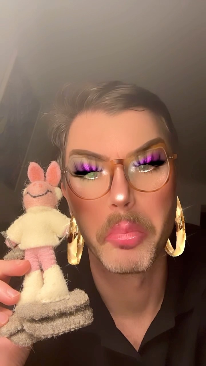 Instagram post by @wujaszekliestyle for TK Maxx Polska. Caption reads: To rolka inne niż wszystkie! Ta rolka ma pomagać!....