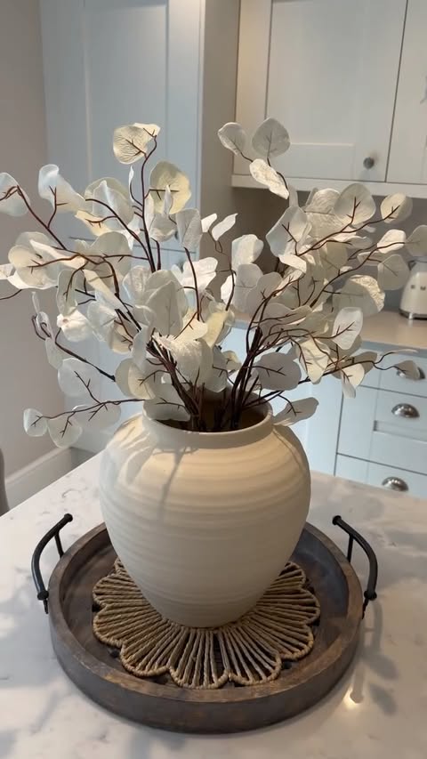Instagram post by @tanyahanson_ for Wilko. Caption reads: [...] spring to my kitchen thanks to @lovewilko AD....