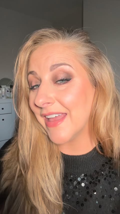 Instagram post by @muafreyja for BEAUTY PIE. Caption reads: [...] Products used: @weledauk dry oil spray....