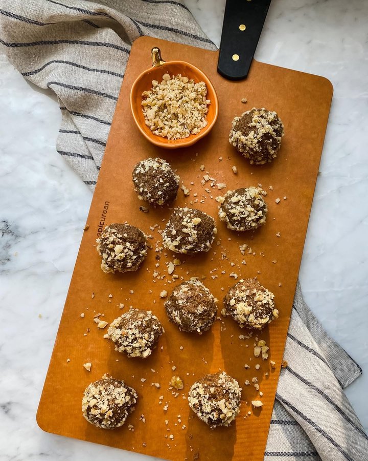 Instagram post by @createwithkendra for KOS. Caption reads: [...] no bake, healthy, and delicious! I used @kos....