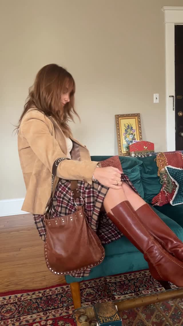 Instagram post by @reese.cycled for Poshmark. Caption reads: we don’t need to talk about the screen time i....