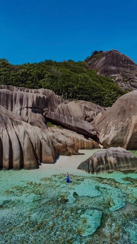 Instagram post by @palinakozyrava for HOVERAir. Caption reads: [...] Seychelles deserve to be captured 🦅....