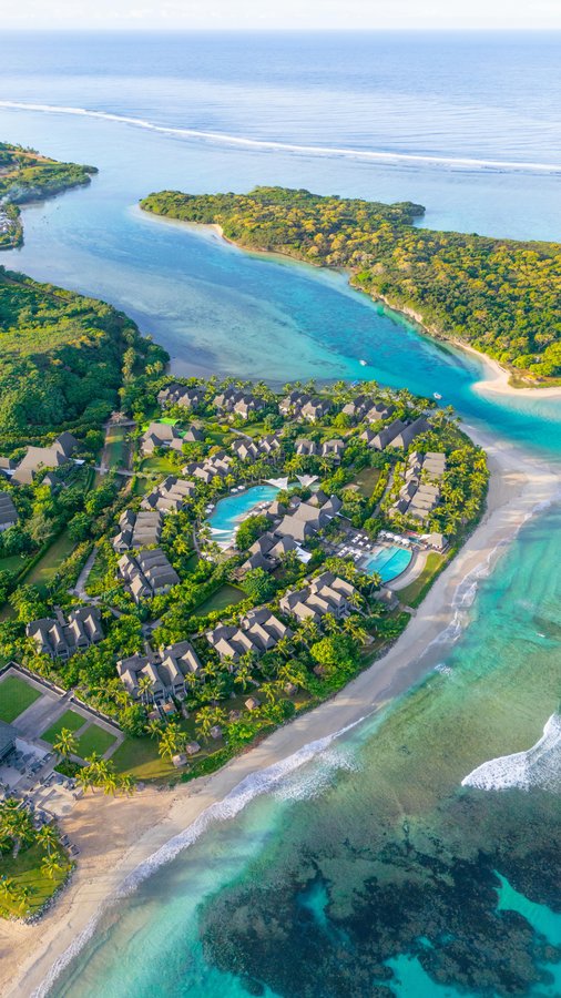 Instagram post by @tyler_macsemniuk for Luxury Escapes. Caption reads: If you’re looking for a Luxury Escape in Fiji,....