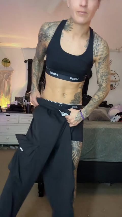 Instagram post by @m.a.k.ncheeze for Woxer. Caption reads: [...] RUN DONT WALK (in collaboration with  @woxer....