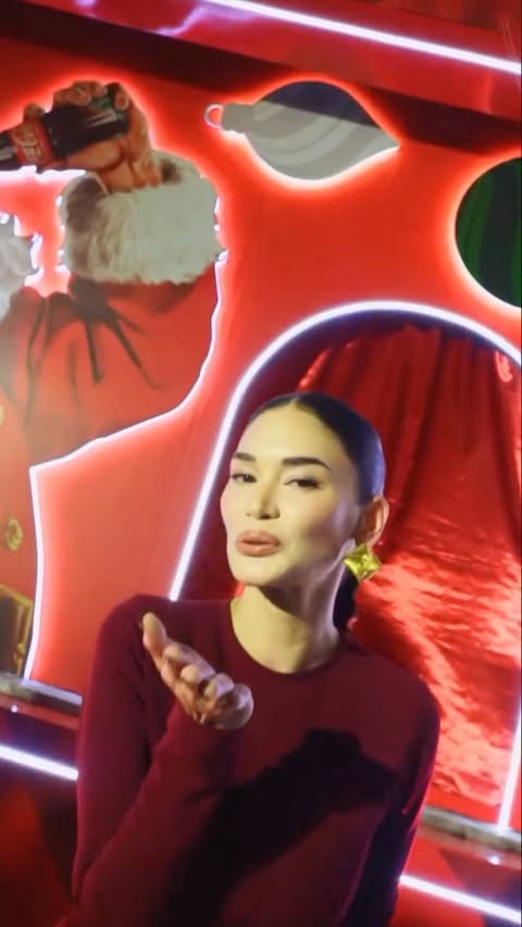 Instagram post by @piajauncey for Jollibee. Caption reads: Let’s bee jolly! 😉 There’s really nothing like....