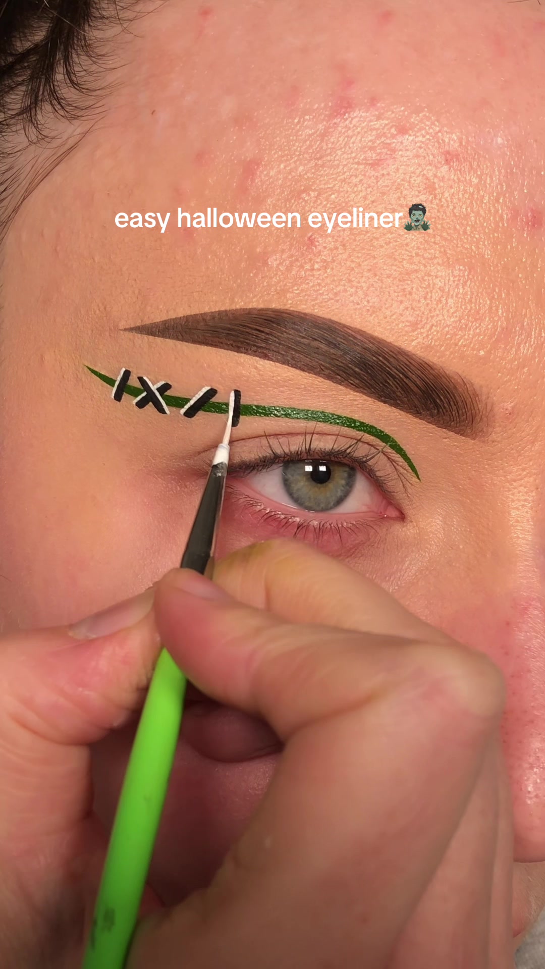 TikTok post by @alicekingmakeup for Eylure. Caption reads: [...] spectra pencil (code ALICE20 *aff) - @EYLURE....