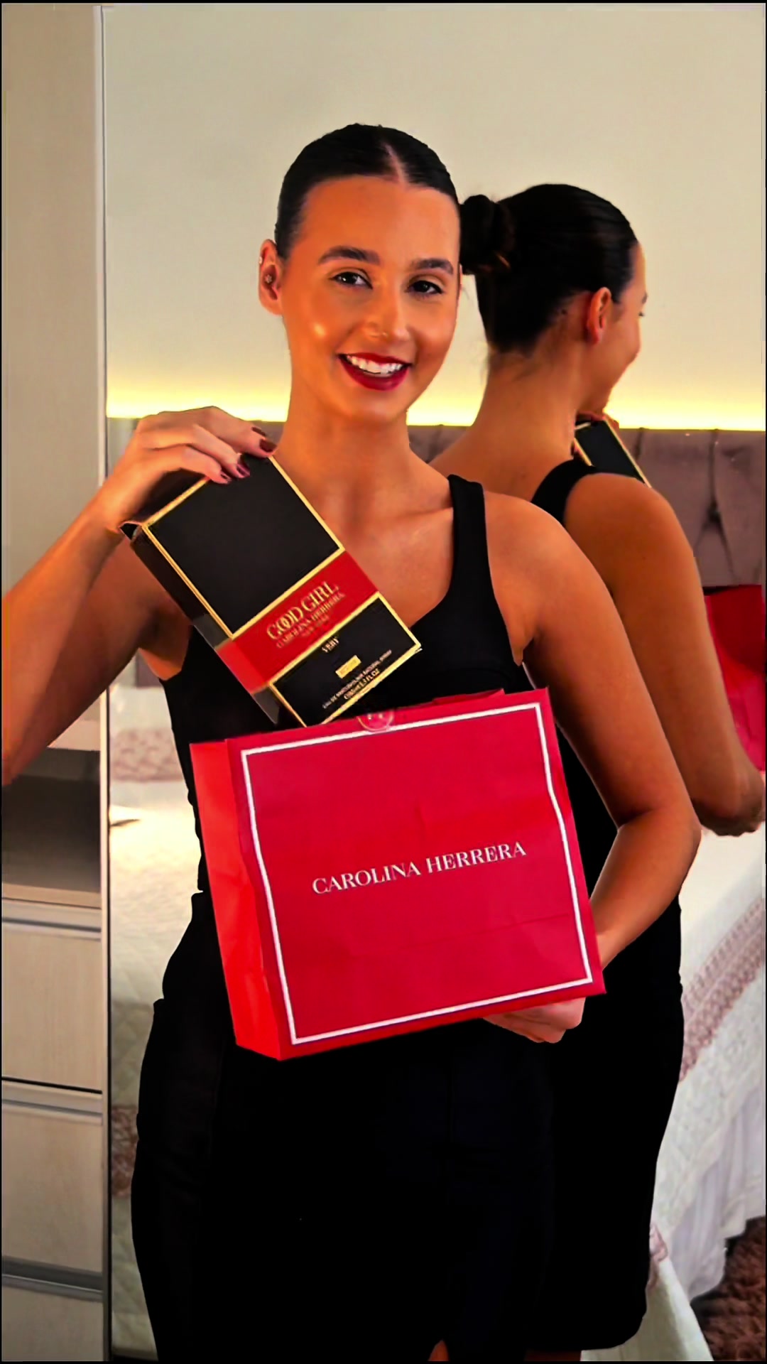 TikTok post by @nicolecaldartt03 for Carolina Herrera. Caption reads: Doce, intensa e cheia de atitude. Meu segredo?....