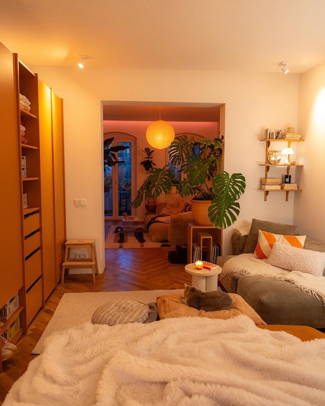 Instagram post by @caropeony for Apartment Therapy. Caption reads: [...] #home #homedecor #homedesign....