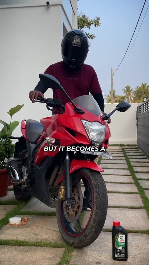 Instagram post by @keyel_in for Castrol. Caption reads: [...] motorcycle.
Sharing my experience with....