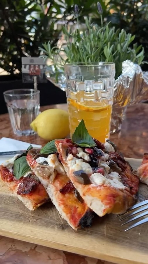 Instagram post by @munichblogger for Eton Shirts. Caption reads: [...] @boss by @safilogroup 
Poloshirt @etonshirts....