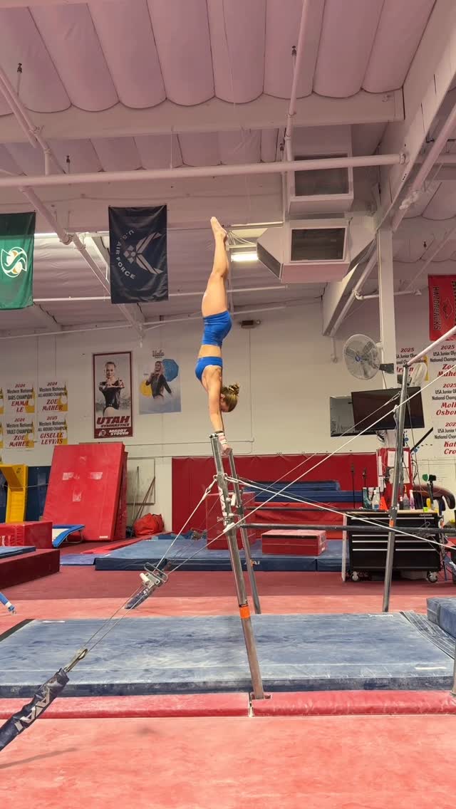 Instagram post by @gracie.kramer for Urban Decay. Caption reads: IS THIS FLIP PROOF OR A FLOP?🤸🏼

We all know the....