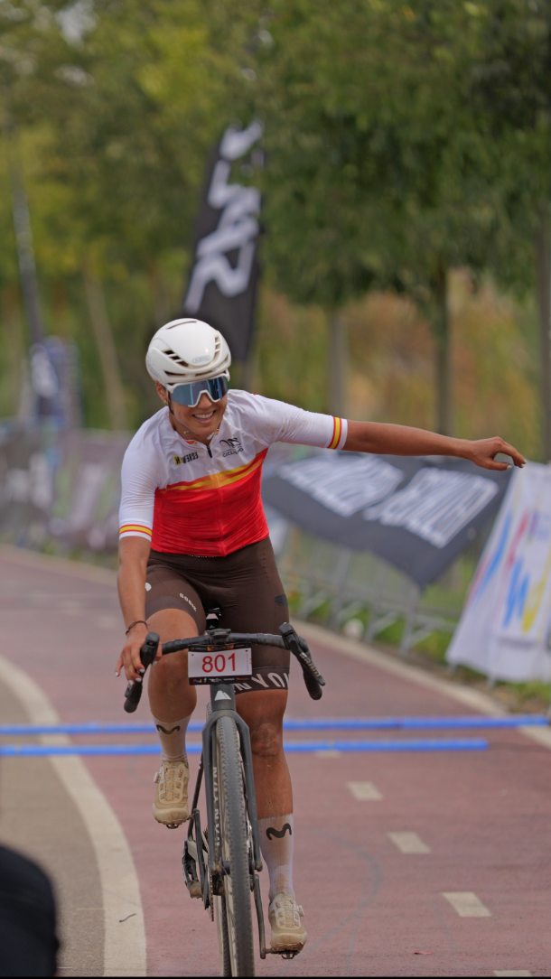 Instagram post by @martatoramila for Canyon. Caption reads: 🇪🇸🪨 #CopaEspañaGravel - 🥇 ¡Marta Torà se....