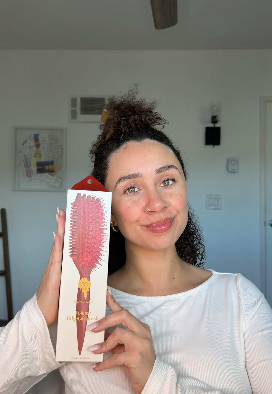 TikTok post by @ariannanic0le for BounceCurl. Caption reads: [...] just in time for Valentine’s Day @BounceCurl....