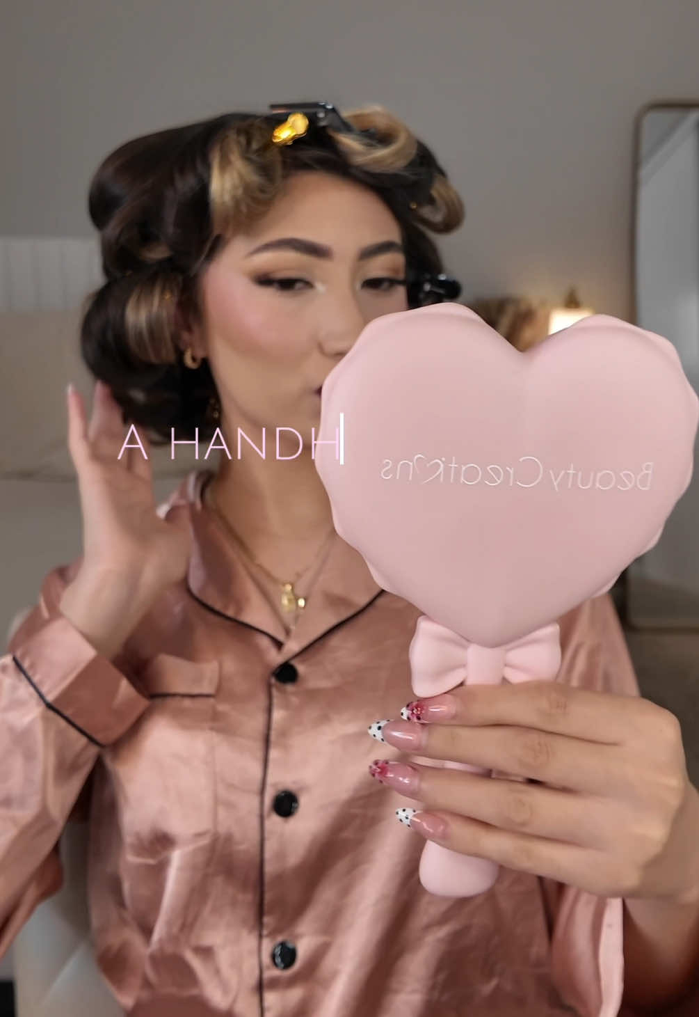 TikTok post by @brisa29.xo for Beauty Creations México. Caption reads: I love owning girly things🎀@@Beauty Creations....
