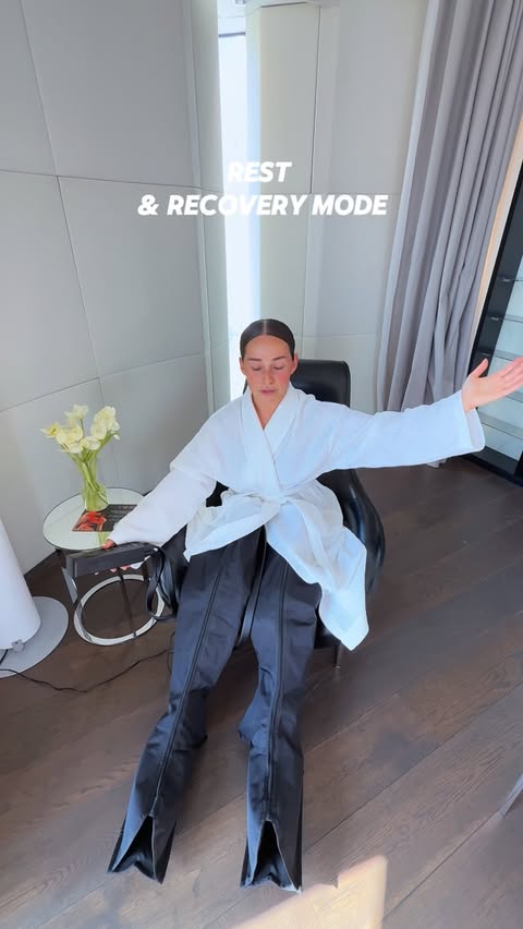 Instagram post by @caradowntonn for Foreo. Caption reads: [...] I needed it ❤️ PRtrip #marathonrecovery....