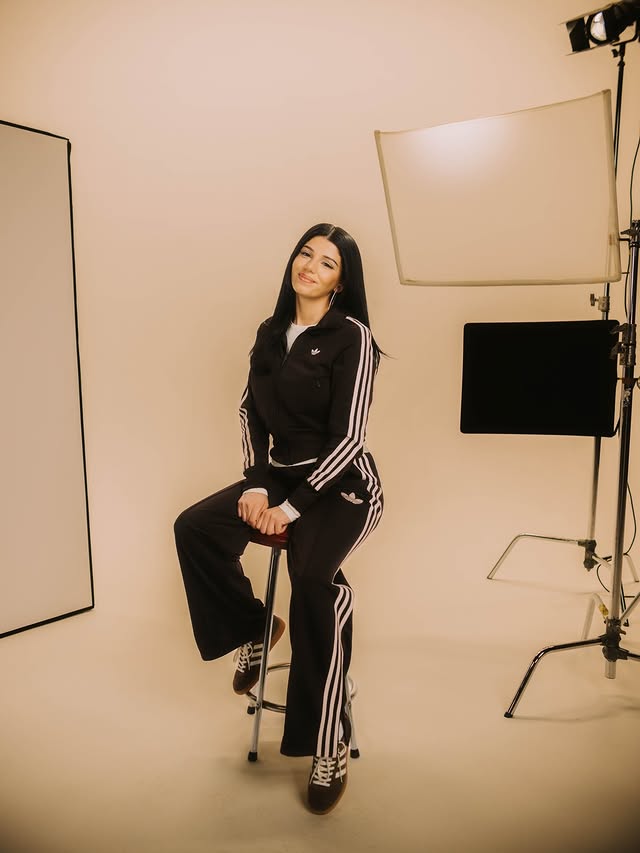 Instagram post by @realrosemondy for SNIPES. Caption reads: [...] Nothing to prove.💕 #nothingtoprove #snipes.