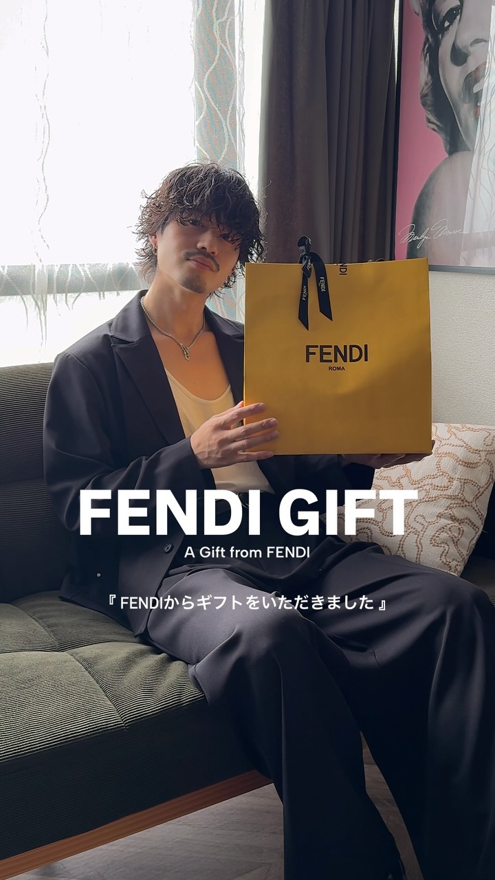 Instagram post by @y___ya28 for Byredo. Caption reads: あのFENDIからギフトをいただきました🙏🏻
スタイリングもしてみたので、ぜひ最後までご覧くださ....