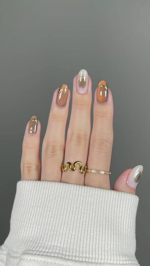 Instagram post by @heajiheaji for Apres Nail. Caption reads: [...] mirror nails🌙🪞✨ using @apresnailofficial....