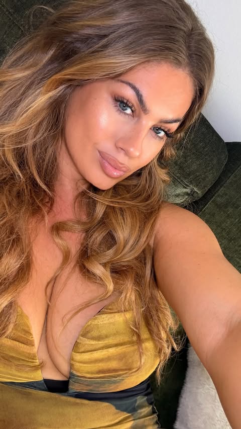Instagram post by @hannawilperath for Fashion Nova Curve. Caption reads: ad| dress meeeeee 🧡💛🤎 @fashionnovacurve Malika....