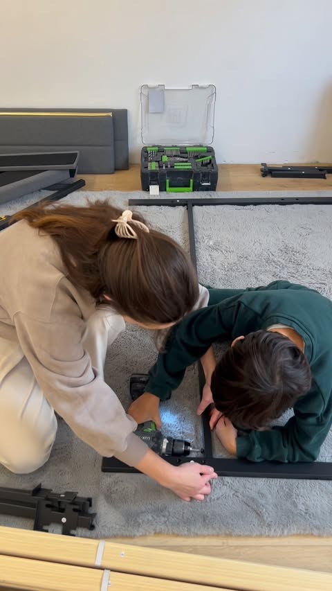 Instagram post by @waleriawatson for SONGMICS HOME. Caption reads: [...] #momlife #roommakeover #boysroom....