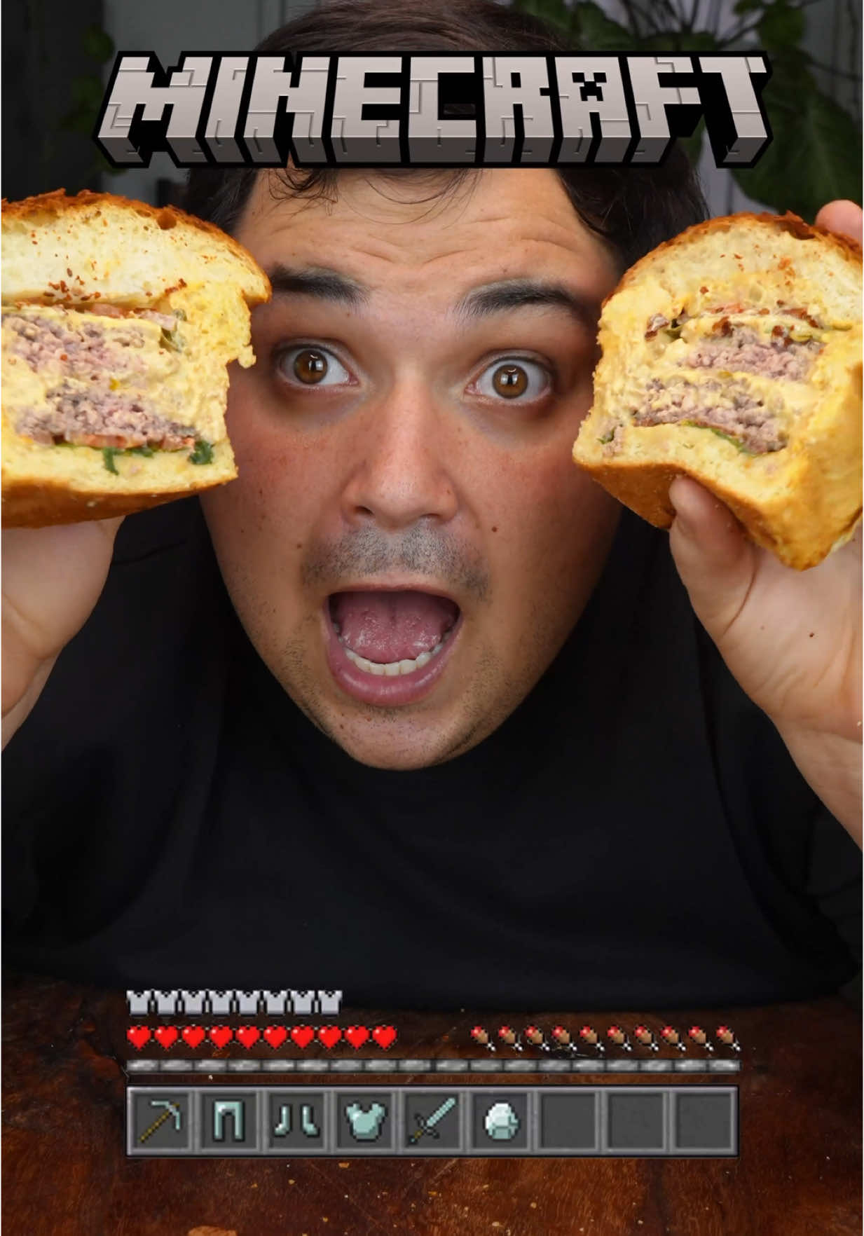 TikTok post by @johansendra for Xbox. Caption reads: "¿Quién se haría este bloque de sabor en casa?....