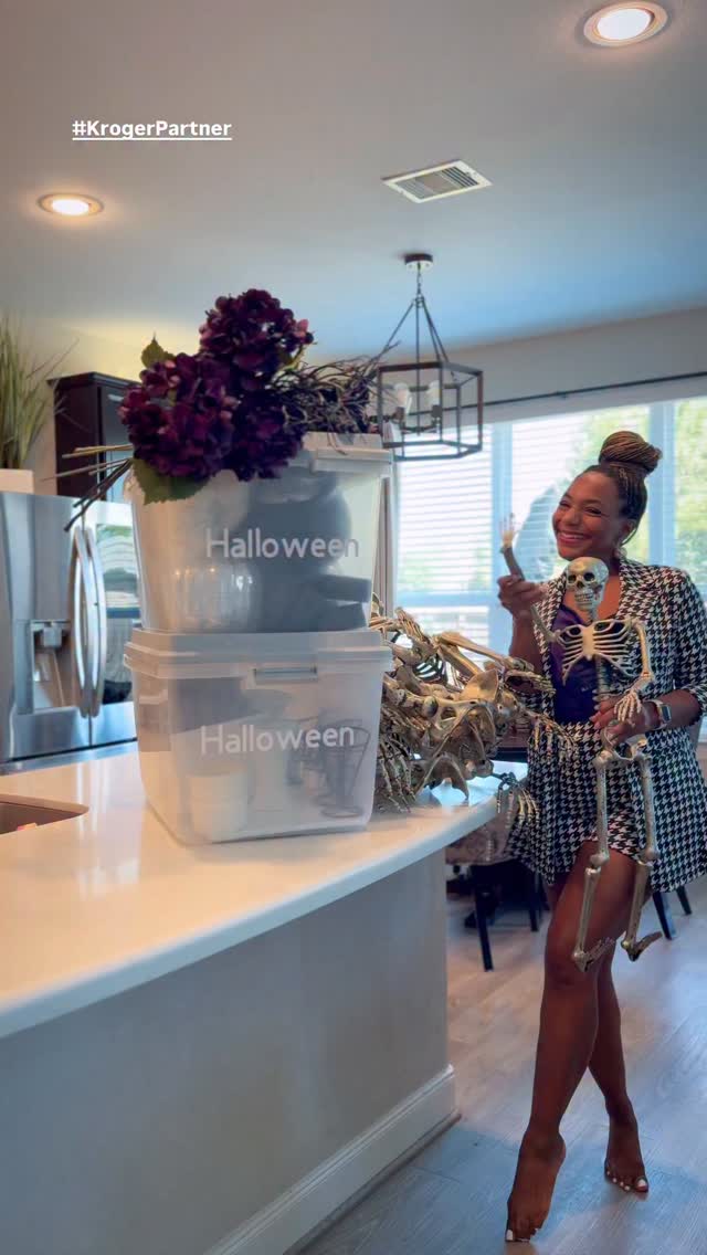 Instagram post by @oneflymama for Kroger. Caption reads: #ad If you’re hosting a 𝐇𝐚𝐥𝐥𝐨𝐰𝐞𝐞𝐧....