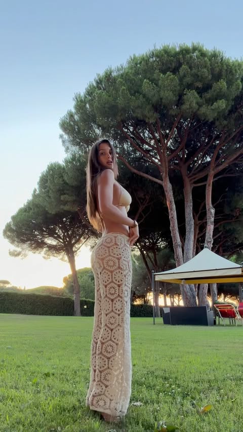 Instagram post by @kseniaprix for Calzedonia. Caption reads: Loved this look 💖 by @calzedonia gifted.