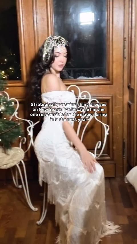 Instagram post by @meri.goen for BABEYOND. Caption reads: ad/ @babeyond_official 
use code ,Meri15‘ for 15%....