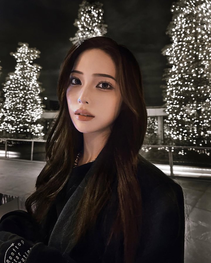 Instagram post by @__aiiiia__ for GINZA SIX. Caption reads: #PR
❄️❄️❄️
・
GINZA SIX....