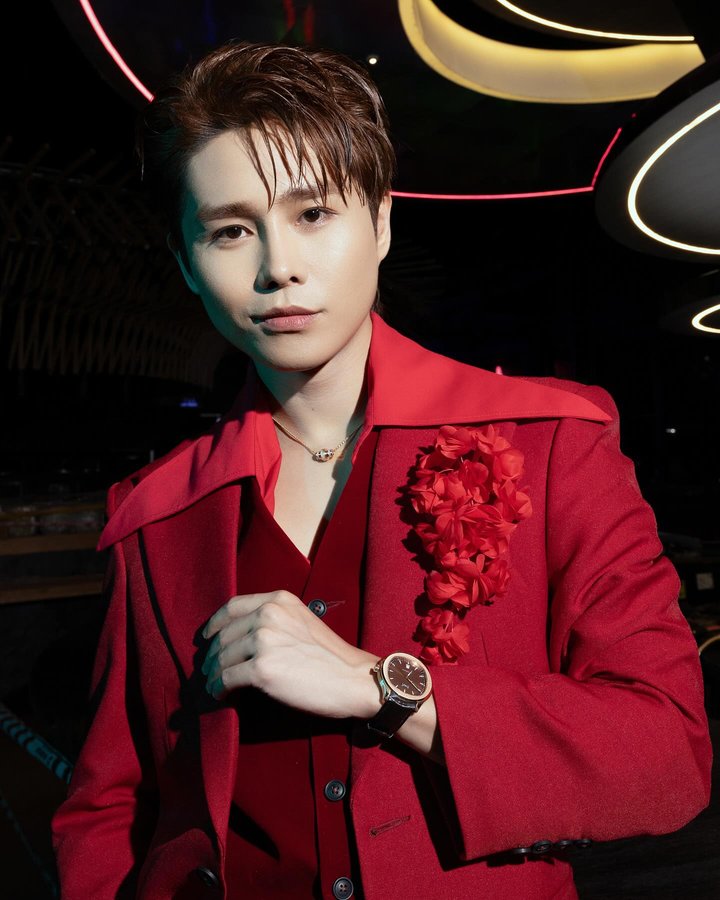 Instagram post by @tangduytan for Piaget. Caption reads: [...] Star Awards 2025

Stylist: Từ Trung....